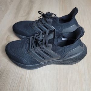 Adidas woman ultraboost running shoes